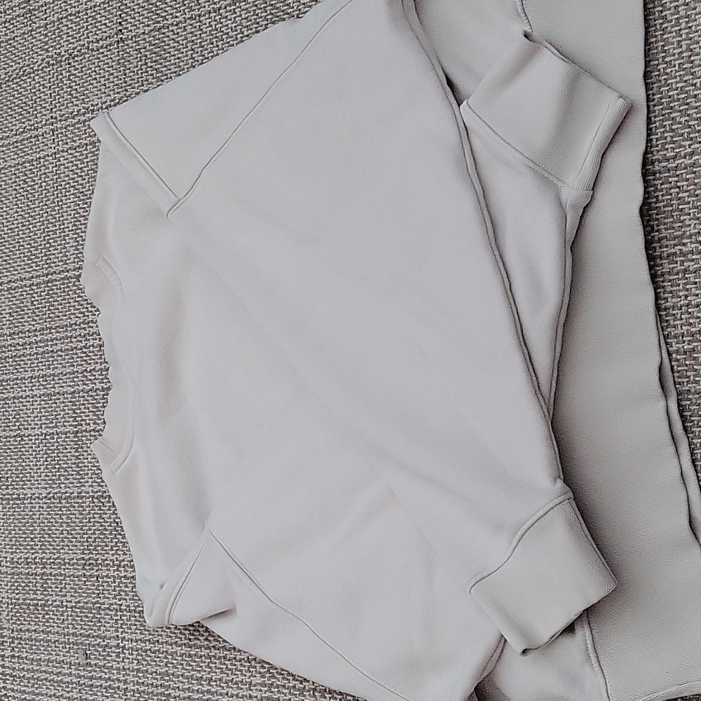 Adidas Cream Cropped Sweat Shirt, *Like New, Pull over head, Size S